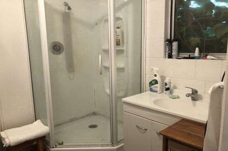 Photo of property in 2/1 Angle Street, Picton, 7220