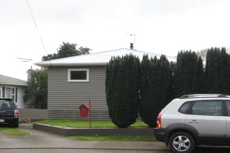 Photo of property in 12 Blenheim Place, Vogeltown, New Plymouth, 4310
