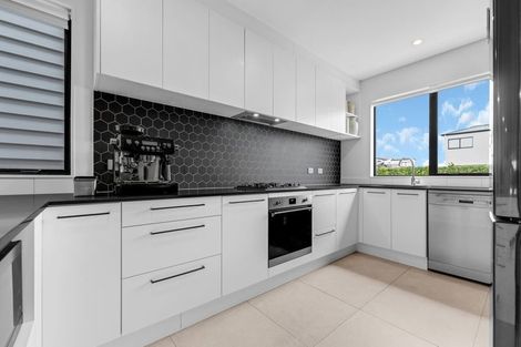 Photo of property in 33 Kabardin Street, Karaka, Papakura, 2113