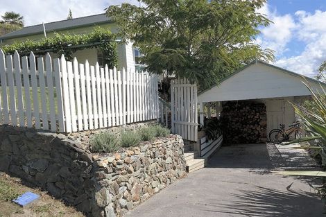 Photo of property in 19 Milton Terrace, Picton, 7220