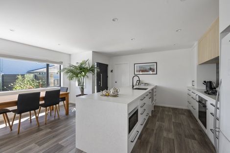 Photo of property in 8a Avenue Road, Greenmeadows, Napier, 4112