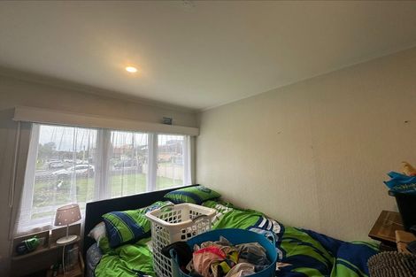 Photo of property in 38 Smythe Road, Henderson, Auckland, 0612