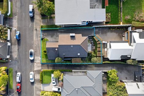 Photo of property in 35 Comins Crescent, Mission Bay, Auckland, 1071