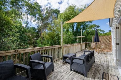 Photo of property in 26 Sunnyside Road, Sunnyvale, Auckland, 0612