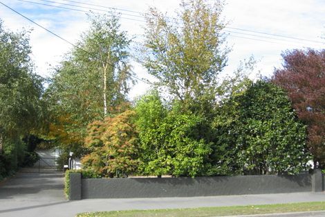 Photo of property in 19 Middlepark Road, Sockburn, Christchurch, 8042