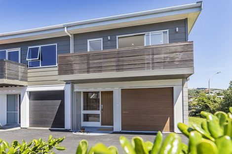 Photo of property in 1/18 Lambley Road, Titahi Bay, Porirua, 5022