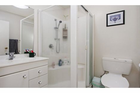 Photo of property in 4 Tern Place, Unsworth Heights, Auckland, 0632