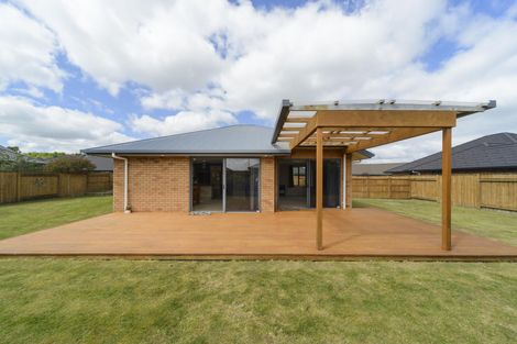 Photo of property in 8 Nevada Way, Kelvin Grove, Palmerston North, 4414