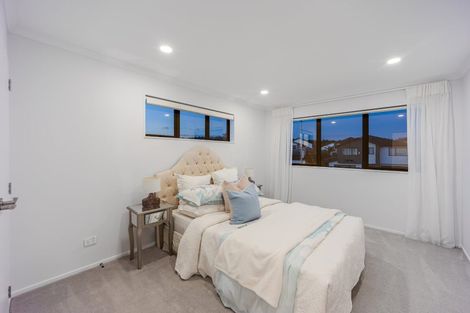 Photo of property in 73 Headsail Drive, Long Bay, Auckland, 0630