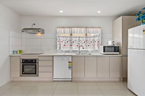 Photo of property in Lakeview Terrace, 5/14 Ambrico Place, New Lynn, Auckland, 0600