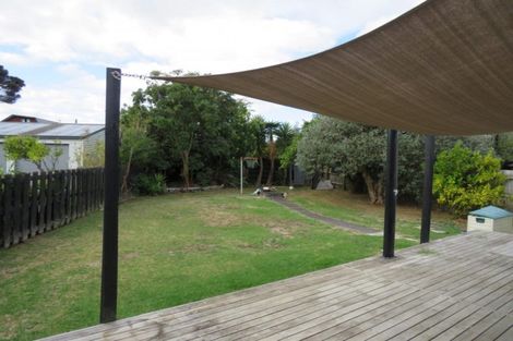 Photo of property in 10 Ferry Parade, Herald Island, Auckland, 0618