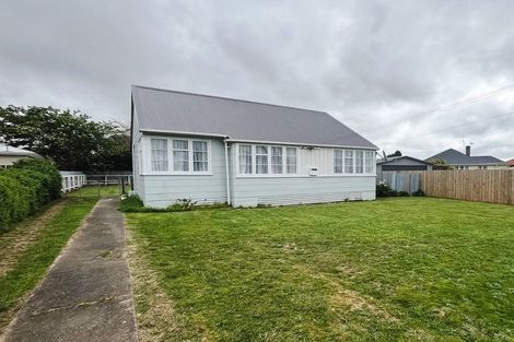 Photo of property in 11 Goldsmith Crescent, Levin, 5510