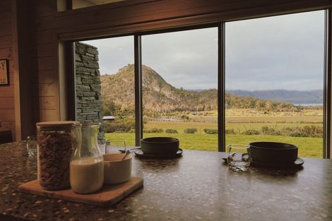 Photo of property in 17 Lookout Drive, Mount Creighton, Queenstown, 9371