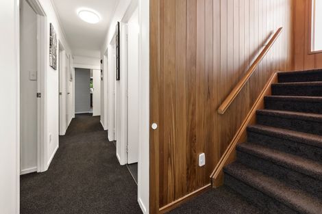 Photo of property in 19 Wirihana Road, Titirangi, Auckland, 0604