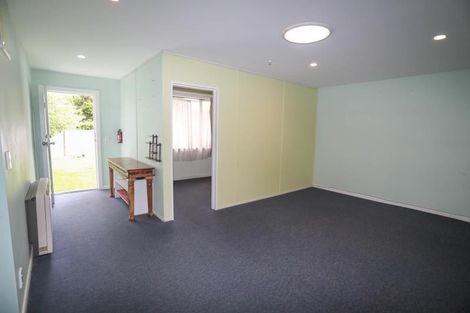 Photo of property in 124 Memorial Avenue, Burnside, Christchurch, 8053
