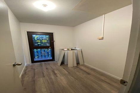 Photo of property in 2/10 Kirklow Place, Goodwood Heights, Auckland, 2105