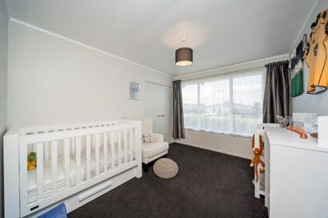 Photo of property in 33 Kamahi Avenue, Hawera, 4610