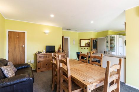 Photo of property in 12 Beaumont Crescent, Frankleigh Park, New Plymouth, 4310