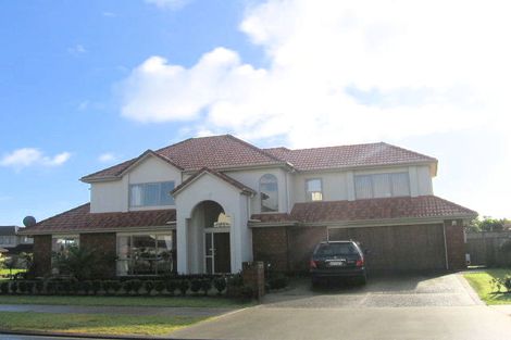 Photo of property in 15 Thornbury Crescent, East Tamaki Heights, Auckland, 2016