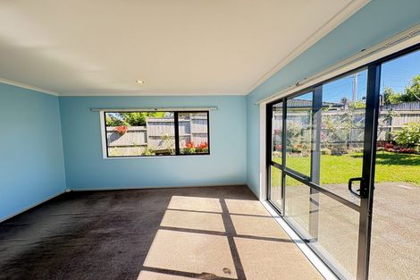 Photo of property in 53 Makora Road, Massey, Auckland, 0614