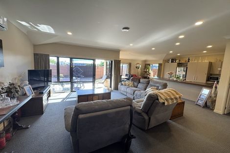 Photo of property in 6a Neeve Place, Taradale, Napier, 4112