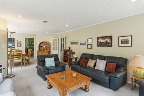 Photo of property in 13 Runanga Grove, Waikanae, 5036