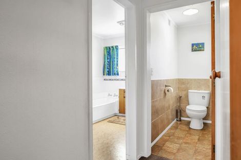 Photo of property in 21a Rosebank Grove, Waikanae, 5036