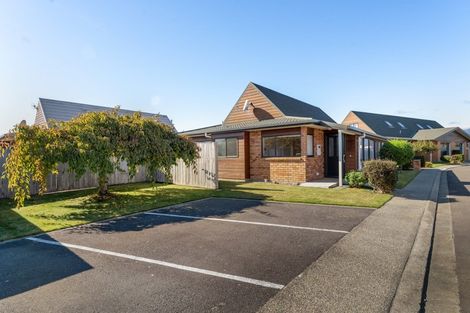 Photo of property in Rangeview Villas, 4/9 Fuller Close, Levin, 5510