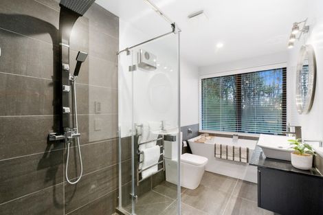 Photo of property in 18 Falcon Heights, Mount Creighton, Queenstown, 9371