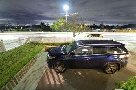 Photo of property in 32 Te Atatu Road, Te Atatu South, Auckland, 0610