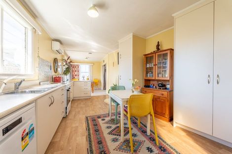 Photo of property in 15 Rugby Street, Waimate, 7924