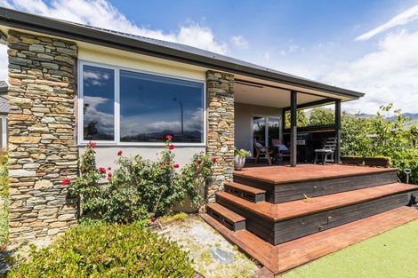 Photo of property in 3 Scaife Place, Wanaka, 9305
