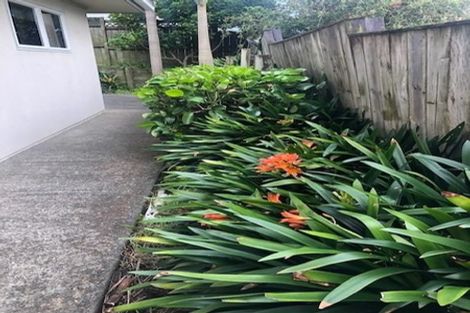 Photo of property in 3/4a Corrella Road, Belmont, Auckland, 0622