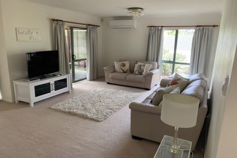 Photo of property in 10 Lake Panorama Drive, Henderson, Auckland, 0612