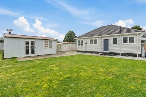 Photo of property in 3 Sellers Grove, Taita, Lower Hutt, 5011
