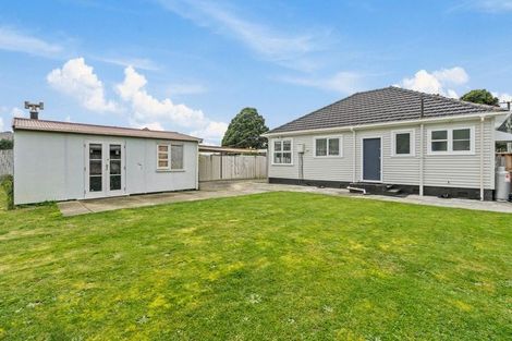 Photo of property in 3 Sellers Grove, Taita, Lower Hutt, 5011