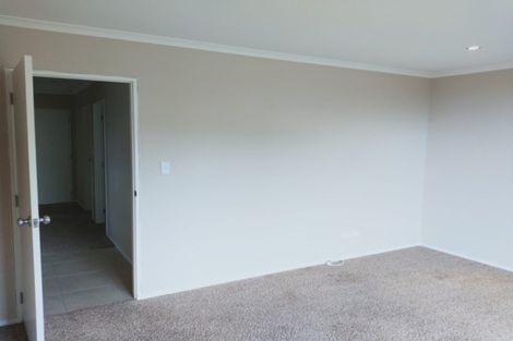 Photo of property in 5 Waldorf Crescent, Orewa, 0931
