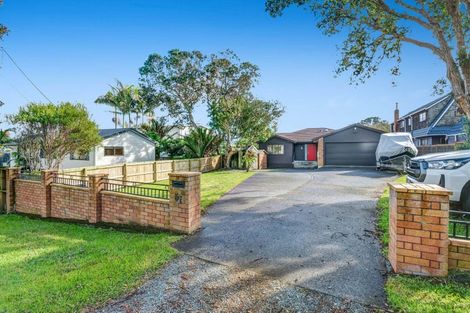 Photo of property in 57 Walton Street, Red Beach, 0932