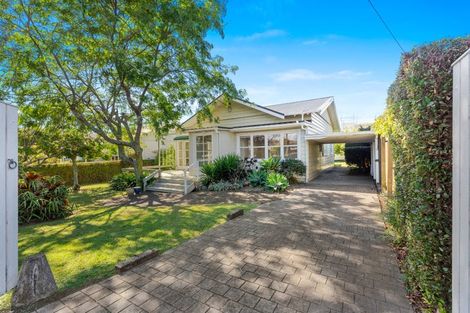 Photo of property in 3 Frieston Road, Milford, Auckland, 0620