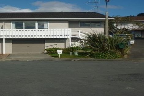 Photo of property in 12b Halyard Place, Whitby, Porirua, 5024