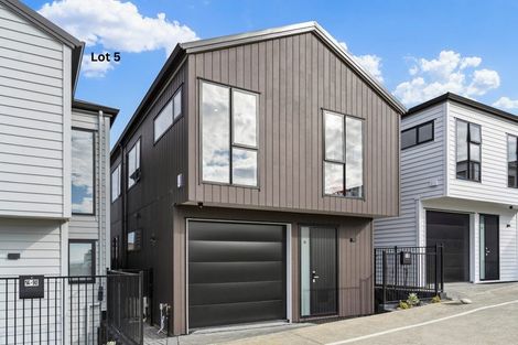 Photo of property in 7/90 Picasso Drive, West Harbour, Auckland, 0618