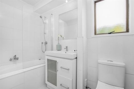 Photo of property in 2/327 Bucklands Beach Road, Bucklands Beach, Auckland, 2012