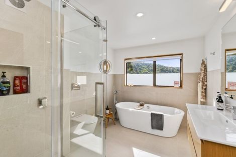 Photo of property in 24 Satara Crescent, Khandallah, Wellington, 6035