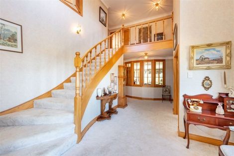 Photo of property in 92 Viewmont Drive, Harbour View, Lower Hutt, 5010