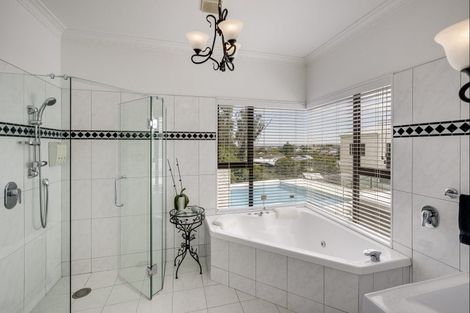 Photo of property in 125 Thompson Road, Bluff Hill, Napier, 4110