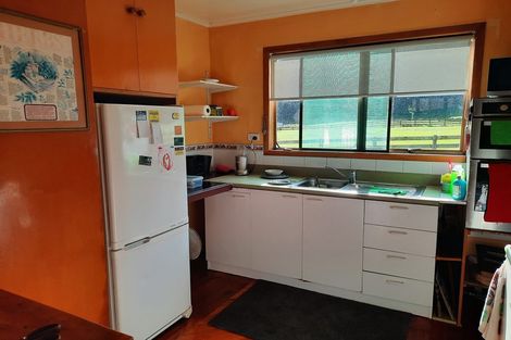 Photo of property in 2273 Tuakau Bridge-port Waikato Roa, Port Waikato, 2695