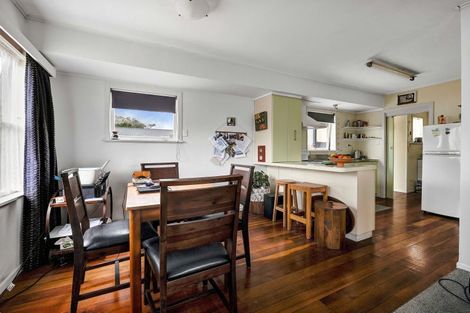 Photo of property in 1 Regan Street, Stratford, 4332