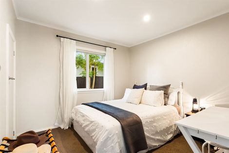 Photo of property in 84a Triangle Road, Massey, Auckland, 0614