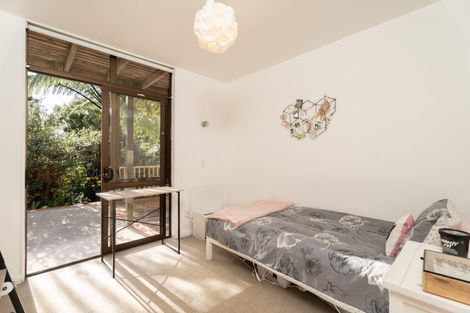 Photo of property in 37 Greyfriars Crescent, Tawa, Wellington, 5028