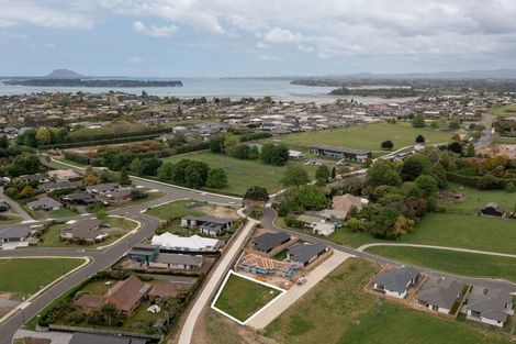 Photo of property in 49d Western Avenue, Omokoroa, 3172